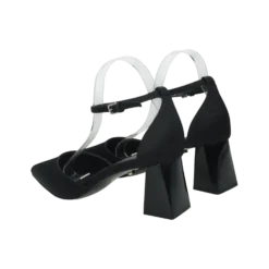 Décolleté><noscript><img width=