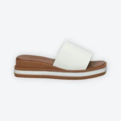 Sandali>Tata Italia Sandali flat. Made in Italy.Tacco alto 4cm