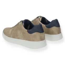 Sneakers><noscript><img width=