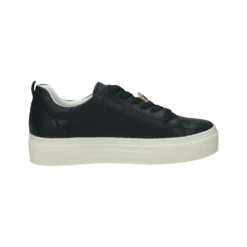 Sneakers><noscript><img width=