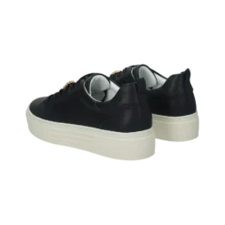 Sneakers><noscript><img width=