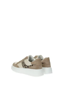 Sneakers><noscript><img width=