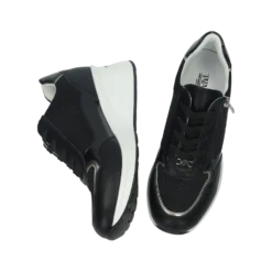 Sneakers><noscript><img width=
